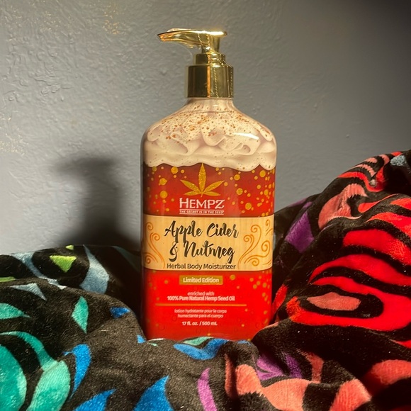 Hempz NEW Limited Edition Body Moisturizer AppleCider & Nutmeg - Picture 1 of 2